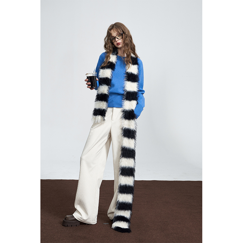 ELFSACK Sweater Rajut Crop Leh - Embroidery Patches ulasan dan harga