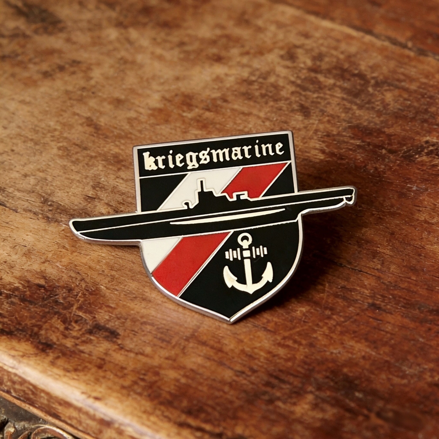 Set Pin Enamel Lambang Kapal S - Embroidery World ulasan dan harga