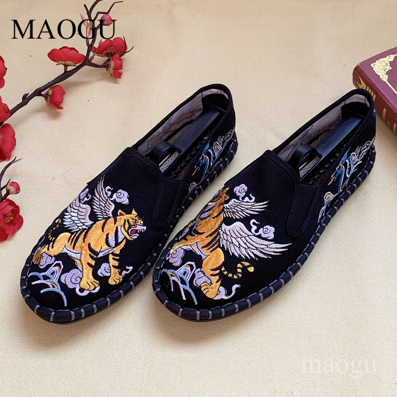 Sepatu Slip-On Bordir Gaya Cin - Embroidery Stitches ulasan dan harga